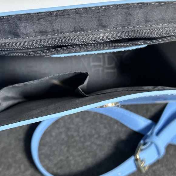 Danielle Nicole Disney Winnie the Pooh Balloon Crossbody Bag - Picture 11 of 14